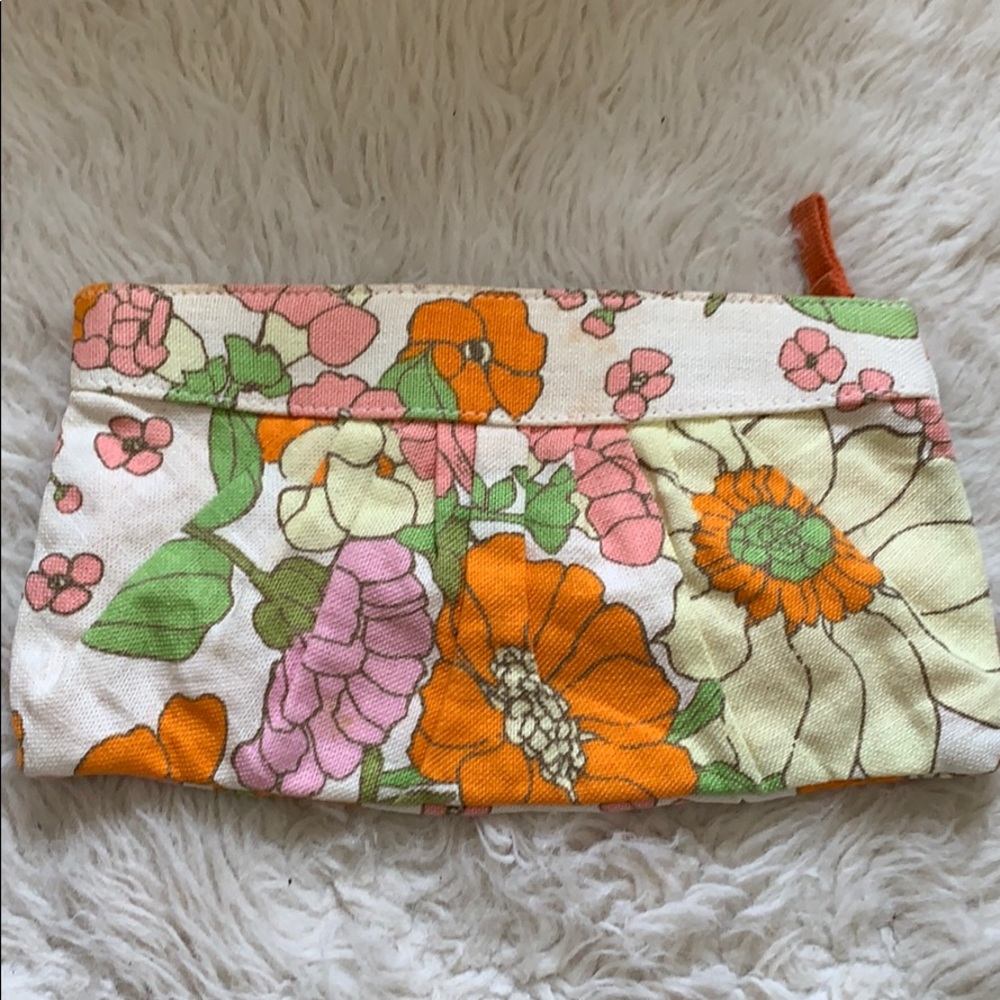 Floral clutch